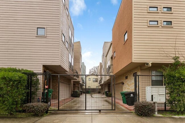 Building Photo - 1841 Radcliffe St