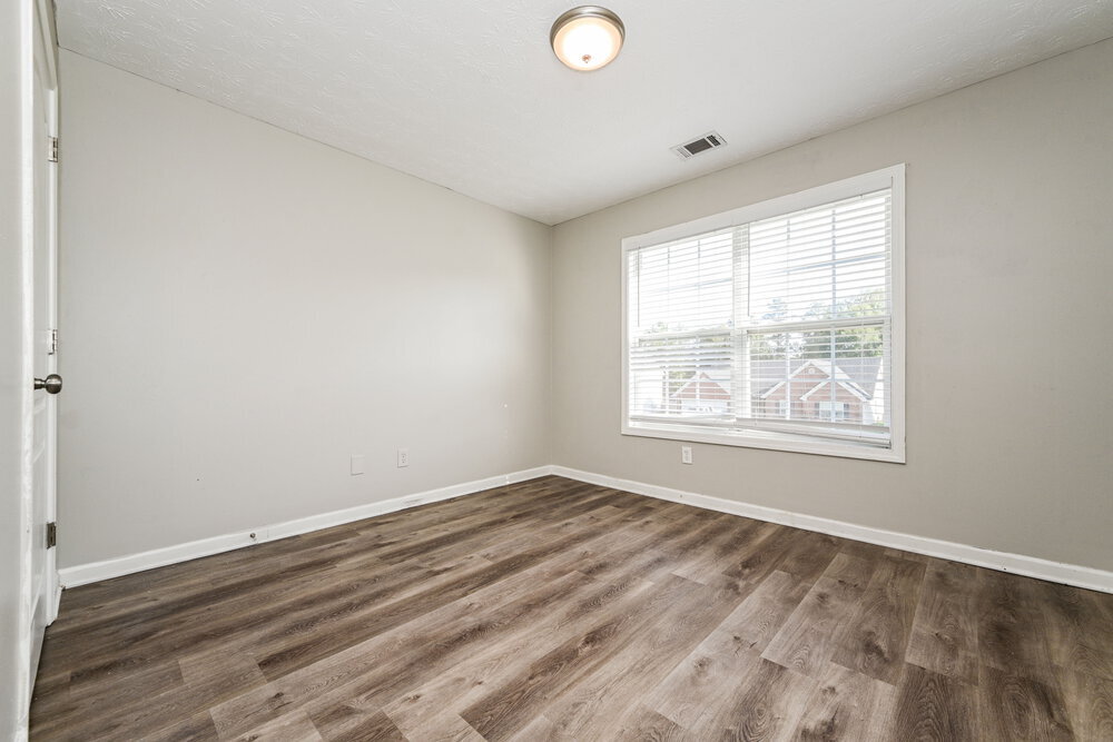 Building Photo - 145 Trelawney Ln