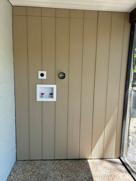 Building Photo - 6122 Arthur Ave