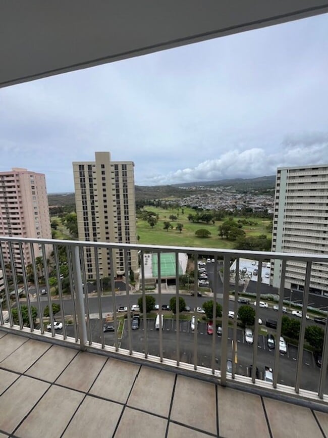 Building Photo - Greenwood 2 Bed/1.5 bath Apartment with 1 ...