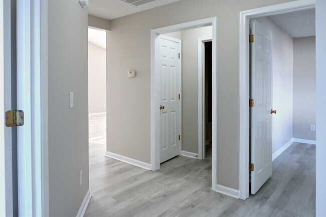 Building Photo - 8256 Tartan Ln
