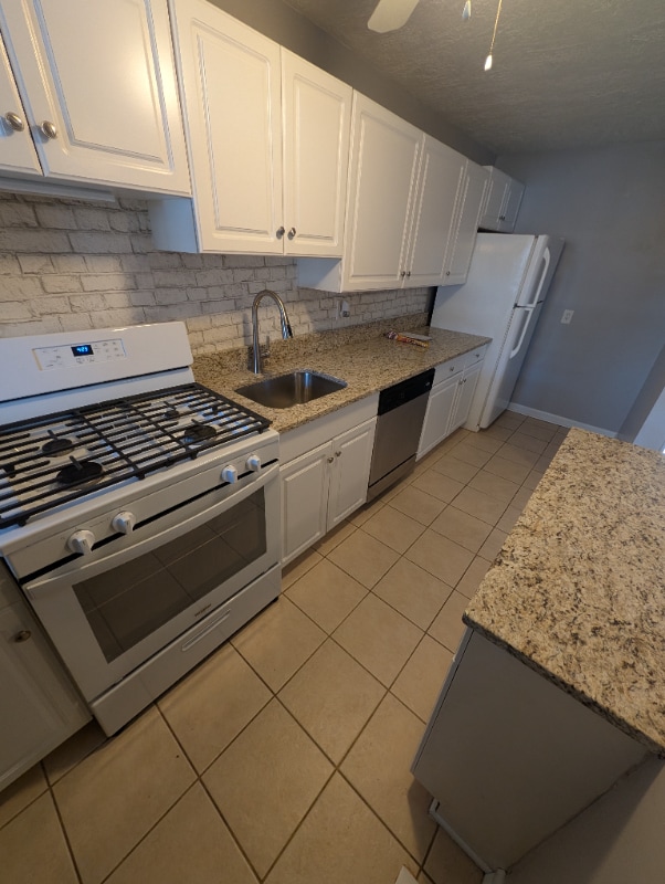 Building Photo - 4035 St Monica Dr