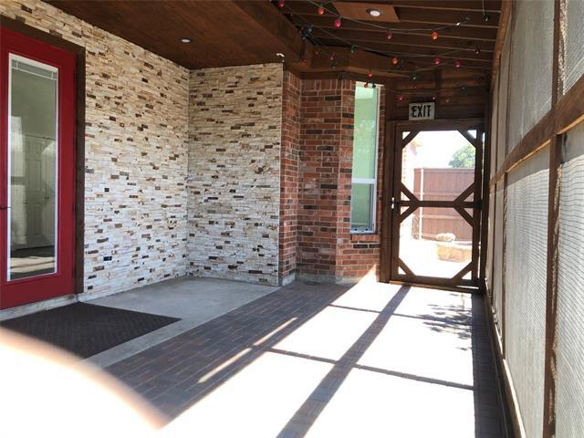 Building Photo - 10401 Max Ln