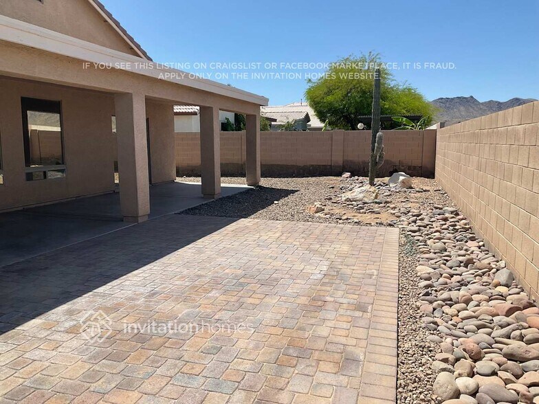 Building Photo - 8620 S 10th Ln