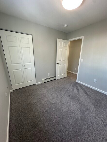 Building Photo - 1055 E Klatt Rd