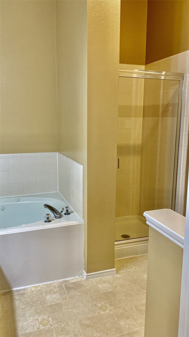 Building Photo - 18034 Platinum Springs Dr