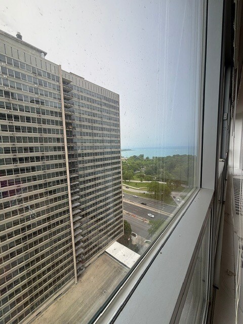Building Photo - 3550 N Lake Shore Dr
