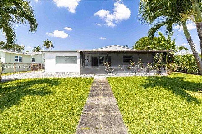 Building Photo - 4530 SW 34th Dr