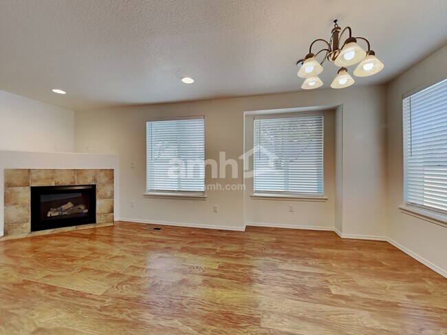 Building Photo - 1410 SE 7th Way