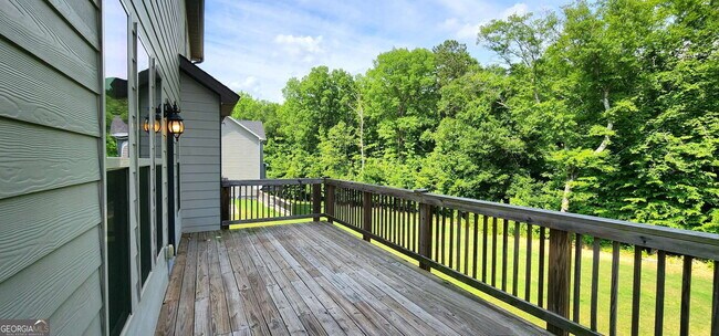 Building Photo - 525 Twelve Oaks Dr