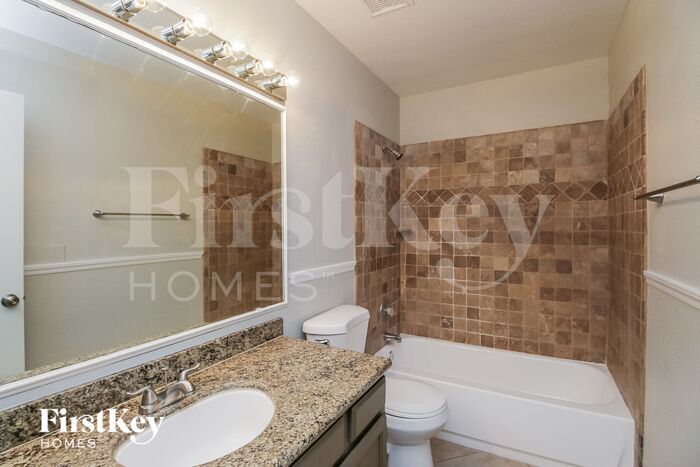 Building Photo - 657 W Barrow Dr