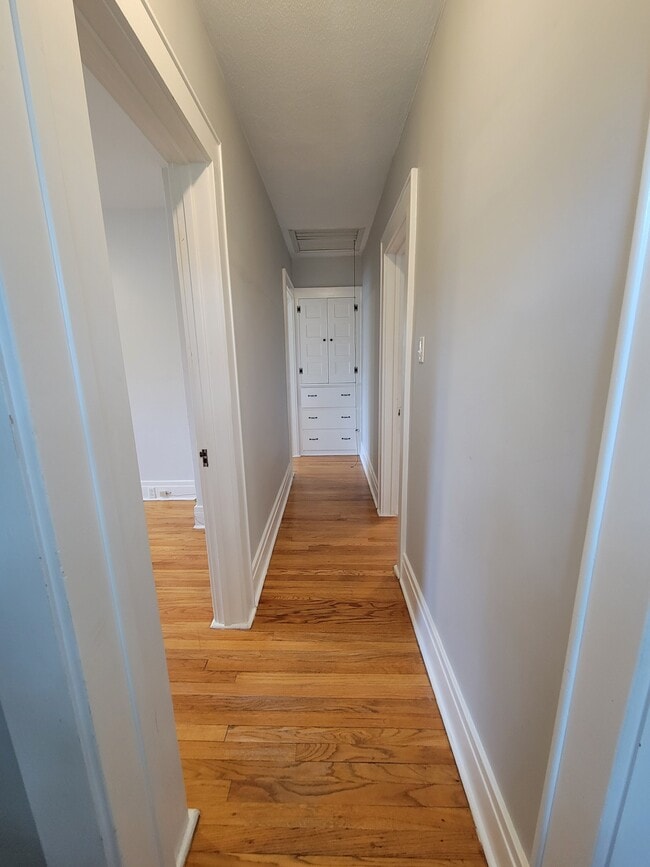 Building Photo - 112 Alden St