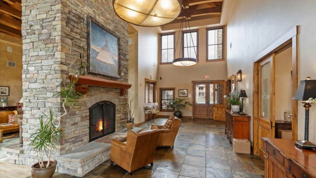Building Photo - 6310 Locarno Dr
