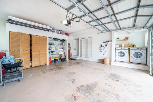 Building Photo - 330 SW 133rd Pl