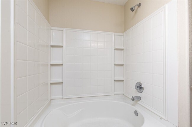 Building Photo - 7649 Lookout Hill St