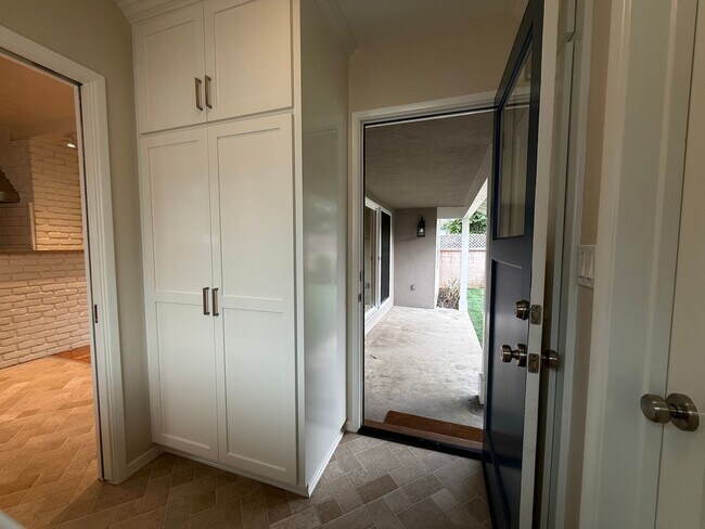 Building Photo - Beautiful Home in a Lovely Neighborhood! Available Spacious 2 Bedroom and Two Bathroom!