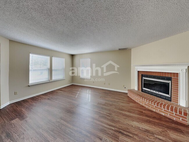 Building Photo - 711 Thornwood Ct