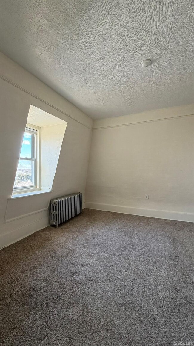 Building Photo - 64 Anstice St