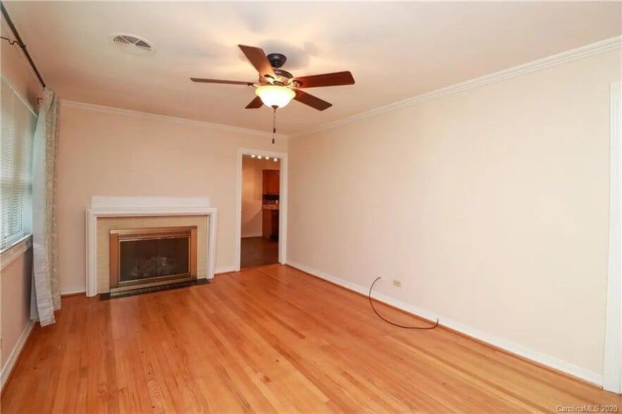 Building Photo - 121 Marshdale Ave SW