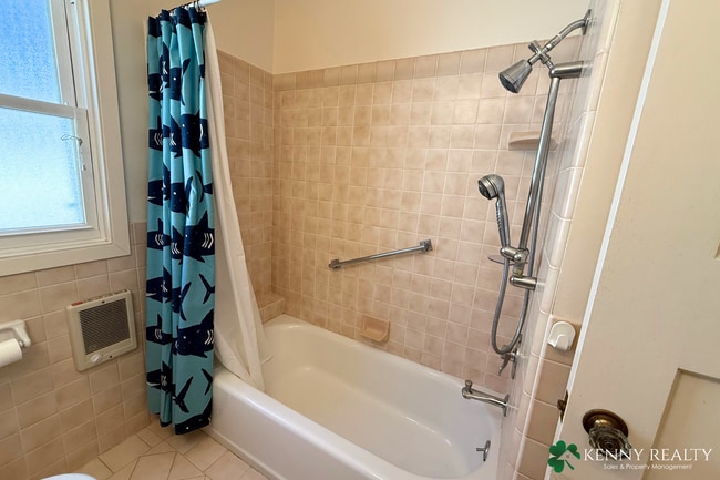 Building Photo - Spacious 3 Bedroom Home in Sign Hill Neighborhood in South San Francisco