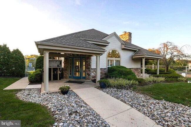 Building Photo - 1512 Foxmeadow Cir