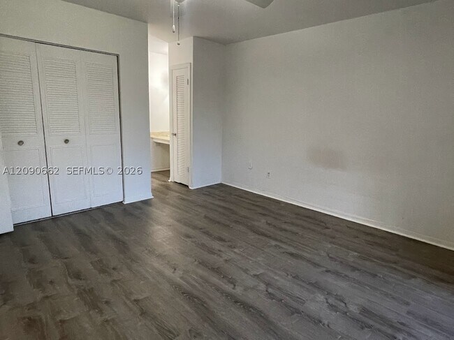 Building Photo - 2510 SW 81st Ave
