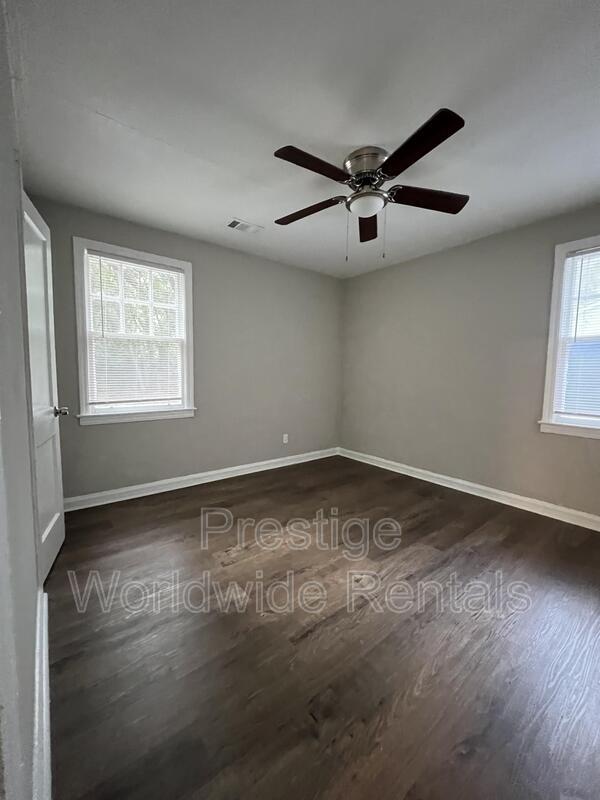 Building Photo - 829 Brooks Rd