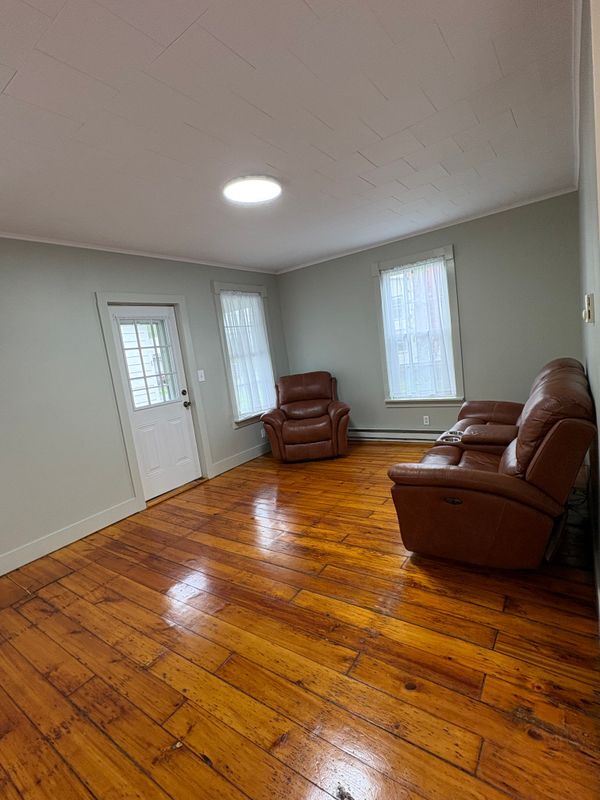 Building Photo - 152 Grand St