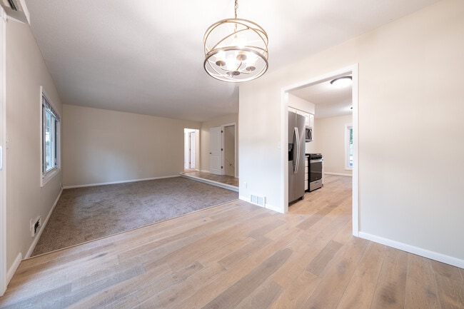 Building Photo - 14200 Elgin Ct