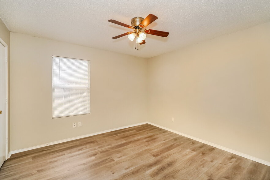 Building Photo - 541 Magdalen Ave