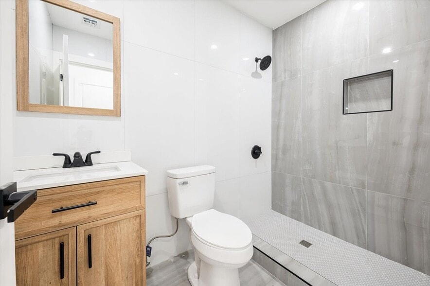 Building Photo - 218-36 133rd Rd