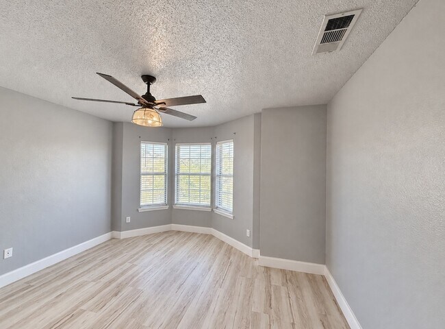 Building Photo - 5709 Parkwood Trail