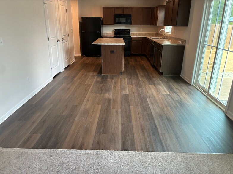 Building Photo - Room in Single Family Home on Bark Way
