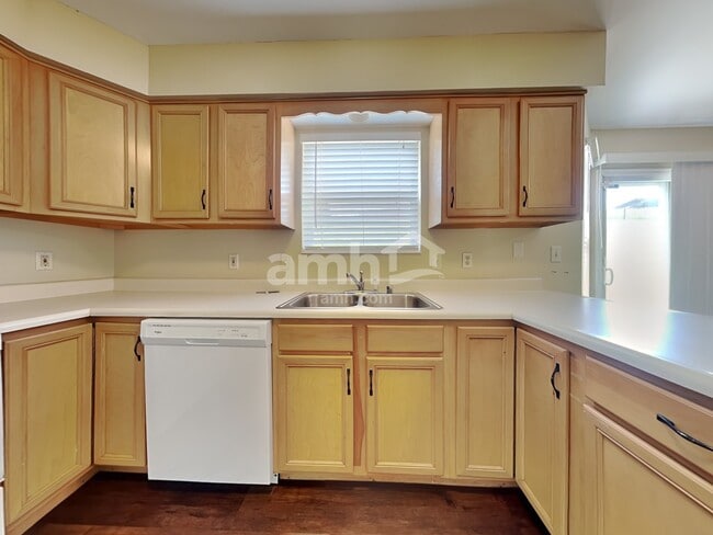 Building Photo - 6443 Lantern Way