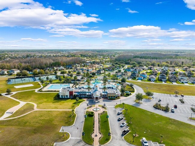 Building Photo - 9754 Little Bluestem Dr
