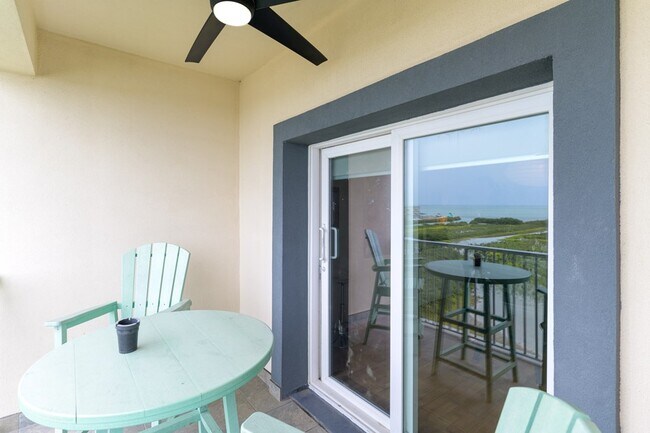 Building Photo - 100 Harbor St