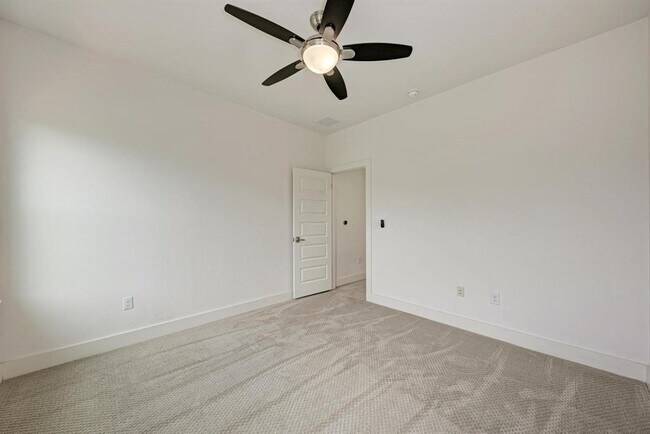 Building Photo - 1000 Taulbee Ln