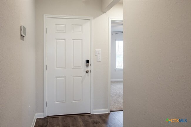 Building Photo - 2125 Silver Maple