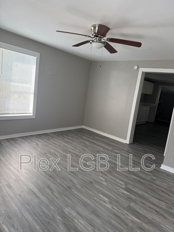 Building Photo - 203 Front St