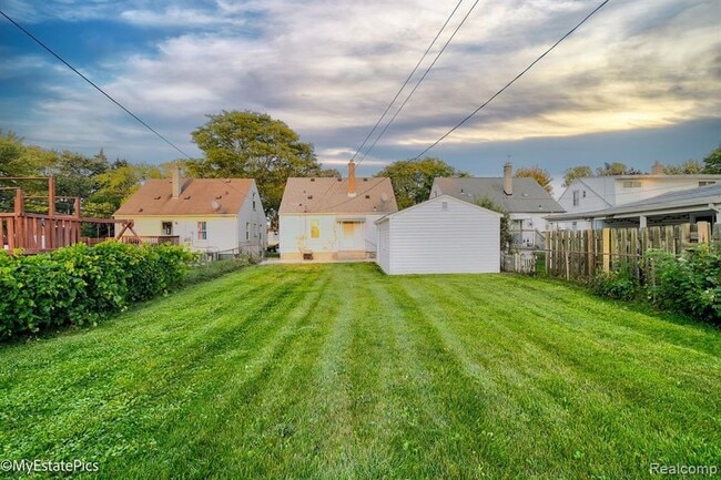 Building Photo - 6151 Helen St