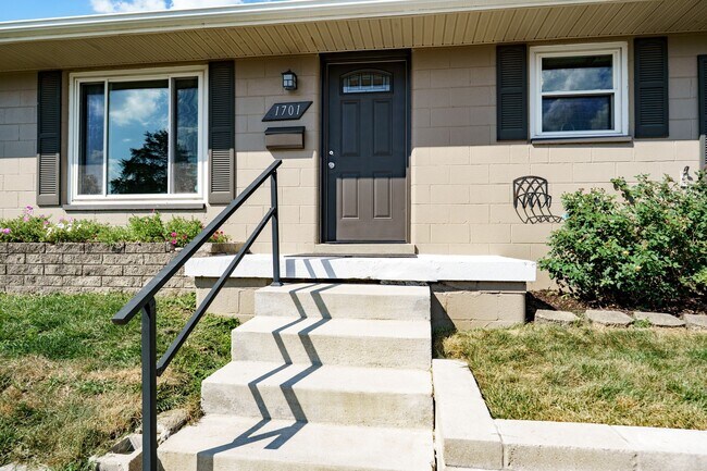Building Photo - 1701 Briedweng Ave
