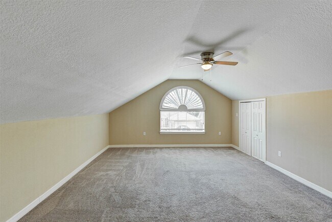 Building Photo - 2919 Crest Park Dr