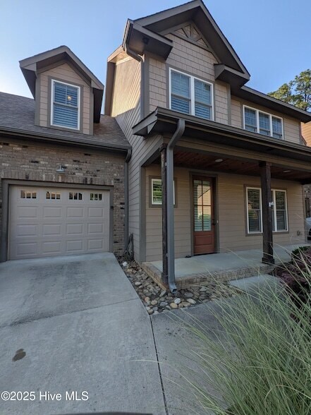 Building Photo - 129 Pinebranch Ct