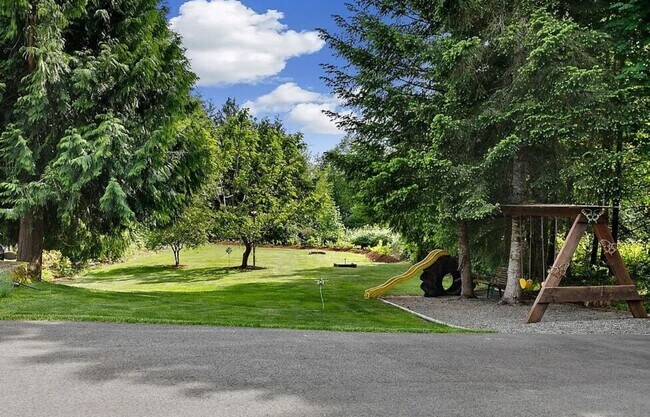 Building Photo - Beautiful house in Maple View Meadows.