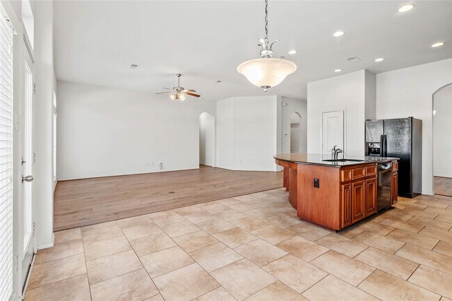 Building Photo - 1602 Eden Meadows Dr