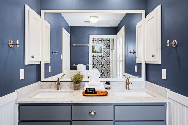 Building Photo - Beautifully Updated Historic Home