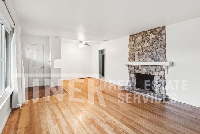 Building Photo - 603 11th St