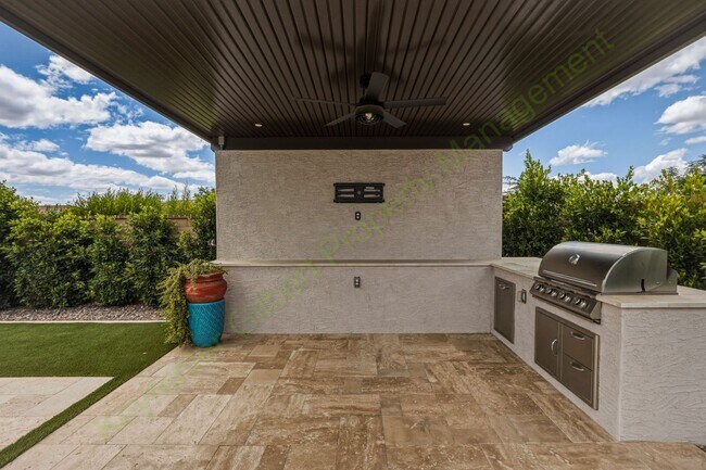 Building Photo - Stunning Gilbert Home Located in the Beautiful Belrose Gated Community!