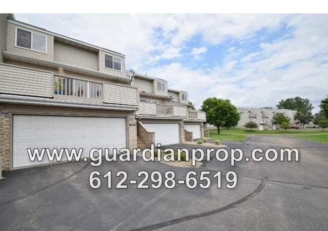 Primary Photo - Rosemount Townhouse Available Now, Open Fl...