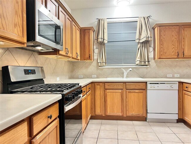 Building Photo - 1103 Apollo Ln